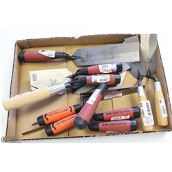 LOT OF 11 ASSORTED TROWELS ON CHOICE