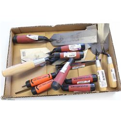 LOT OF 11 ASSORTED TROWELS ON CHOICE