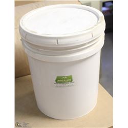 40LB PAIL OF PC09 BROWN IRON OXIDE CONCRETE