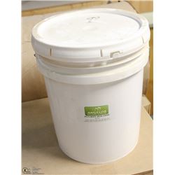 40LB PAIL OF PC11 BUFF IRON OXIDE CONCRETE