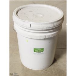 40LB PAIL OF PC0309 IRON OXIDE CONCRETE