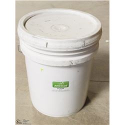 40LB PAIL OF PC0309 IRON OXIDE CONCRETE