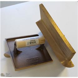 PAIR OF GROOVERS 1"D X 3/8" W CALI GROOVER AND