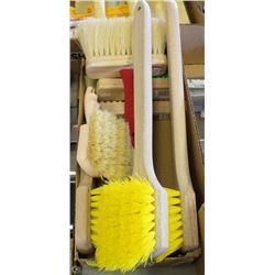 LOT OF 7 ASSORTED ACID BRUSHES AND UTILITY BRUSHES