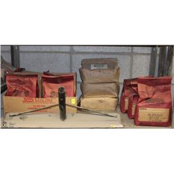 SHELF OF APPROX 12 BAGS OF MORTAR WITH 1 CONCRETE