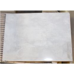 4 BOXES OF GREEN CERAMIC TRIM AND 4 BOXES OF BEIGE