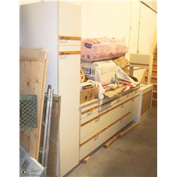 5 PC WHITE/BROWN CUPBOARD SET