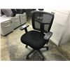 Image 2 : BLACK MESH BACK MULTI LEVER TASK CHAIR