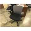 Image 2 : BLACK & GREY KIMBALL XTREME MID BACK TASK CHAIR