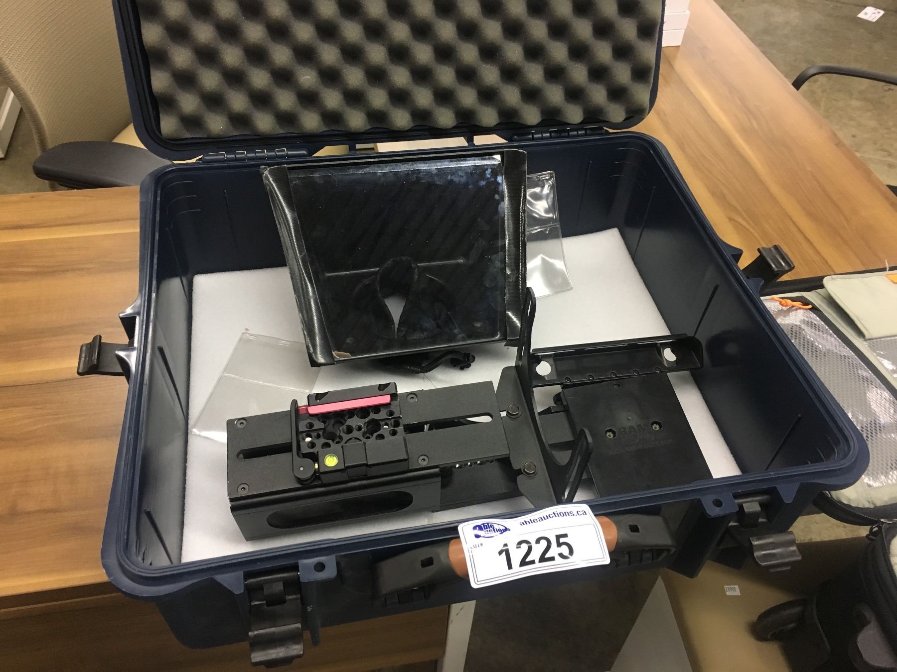 Ram Mount Parts >> Ram Mount In Case Camera Bag With Accessories Human Scale Mount Ram Mount Parts >> Ram Mount In Case Camera Bag With Accessories Human Scale Mount