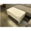 Image 1 : WHITE 3' RECEPTION TABLE