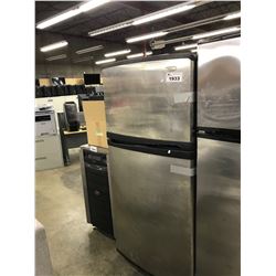 WHIRLPOOL STAINLESS STEEL FRIDGE/FREEZER COMBO