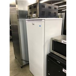 DANBY DESIGNER 5' REFRIGERATOR