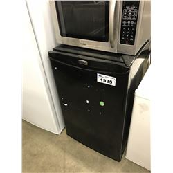 BLACK DANBY PREMIERE BAR FRIDGE