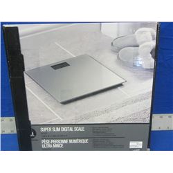 New Super Slim digital Scale / silver