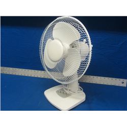 New 3 speed oscillating fan 12"