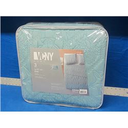 New VNCY 3 Piece King quilt set