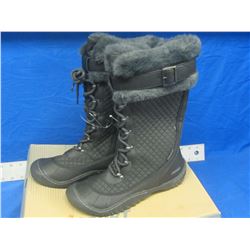 New women's winter boots j sport size 8 black