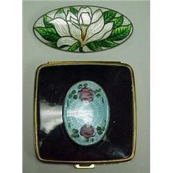 Enameled pin, 2" wide oval pin with green and
