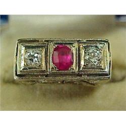 18K white gold ring with diamonds and pink st