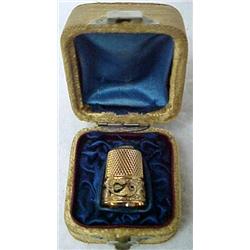 14k gold and enameled thimble, engraved and e