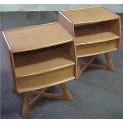 A pair of Heywood Wakefield nightstands "Scul