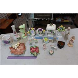 Lot of Flower Related Decoration Pieces