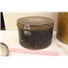 Image 2 : Pure Lard Pail & A Hat Container