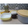 Image 2 : 7 Pieces Vintage Pyrex & Tupperware--Lemon Yellow & Cake Saver & 5 Pieces Unbranded