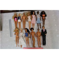 Lot Of Barbie And Ken Dolls