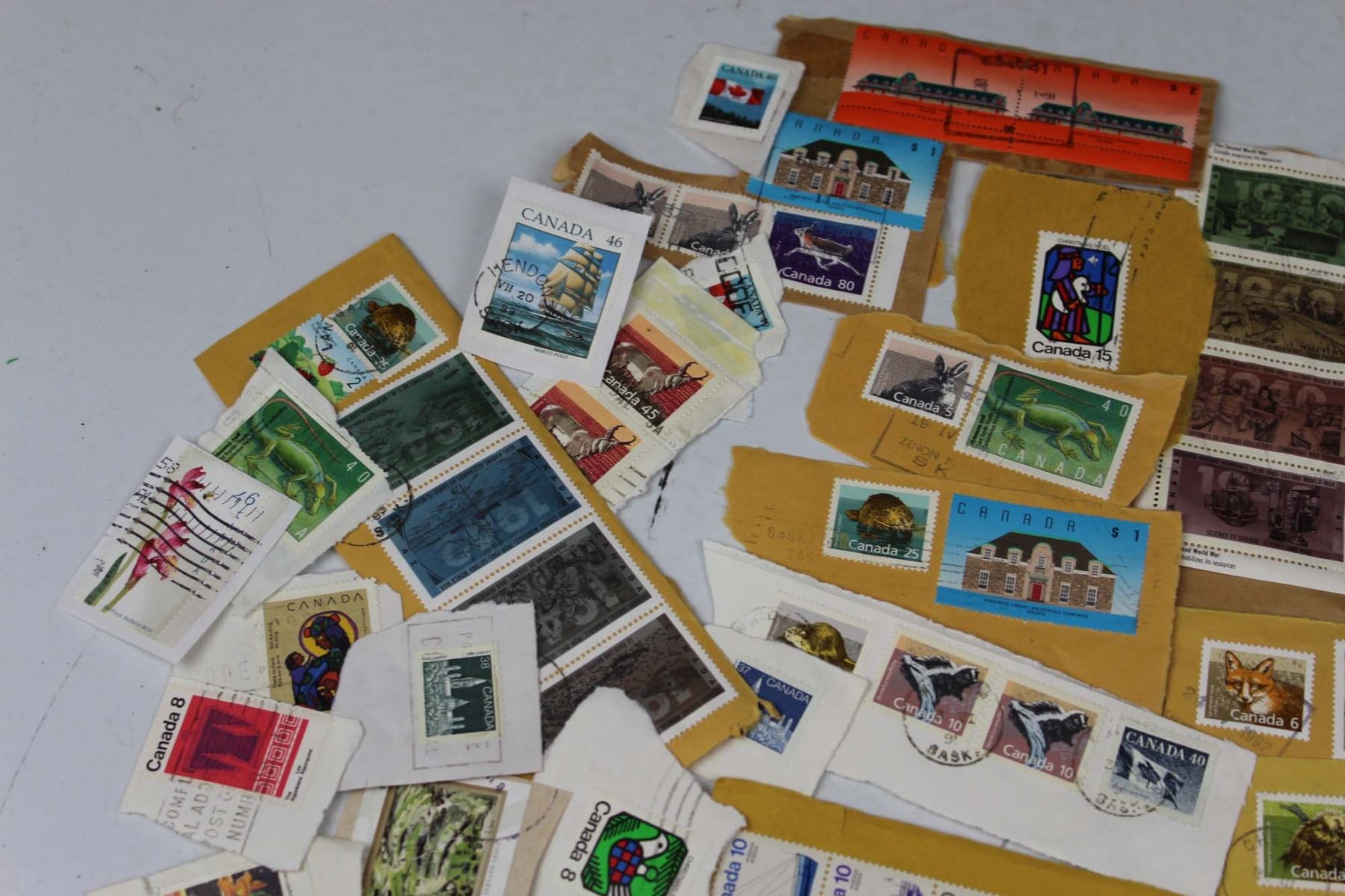Lot Of Canadian Postage Stamps, Used (100+)