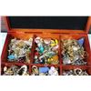 Image 2 : Wood Box & Jewelry Lot