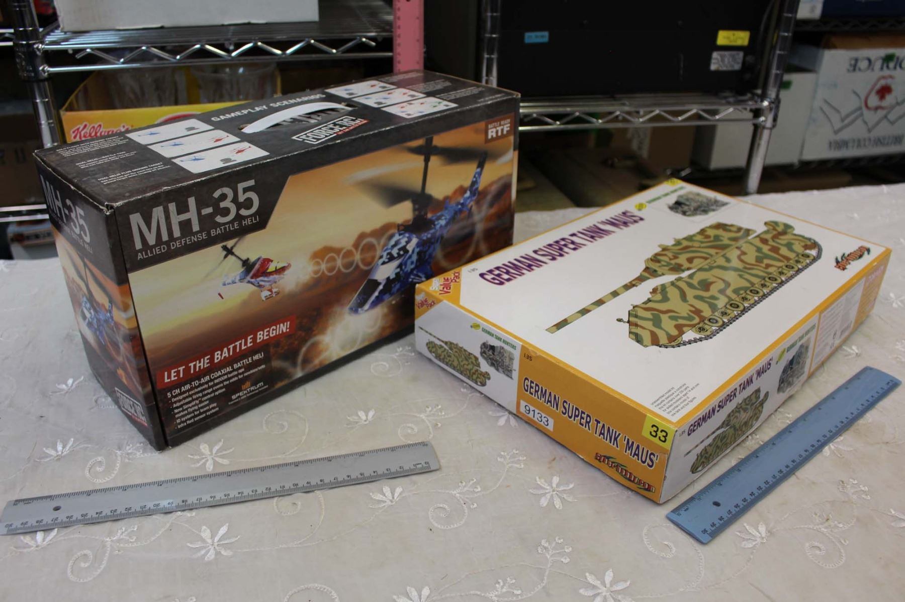 German Super Tank 'Maus' Model & A MH-35 Battle Helicopter