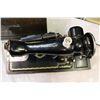 Image 6 : Vintage Singer Sewing Machine (Light not Working)