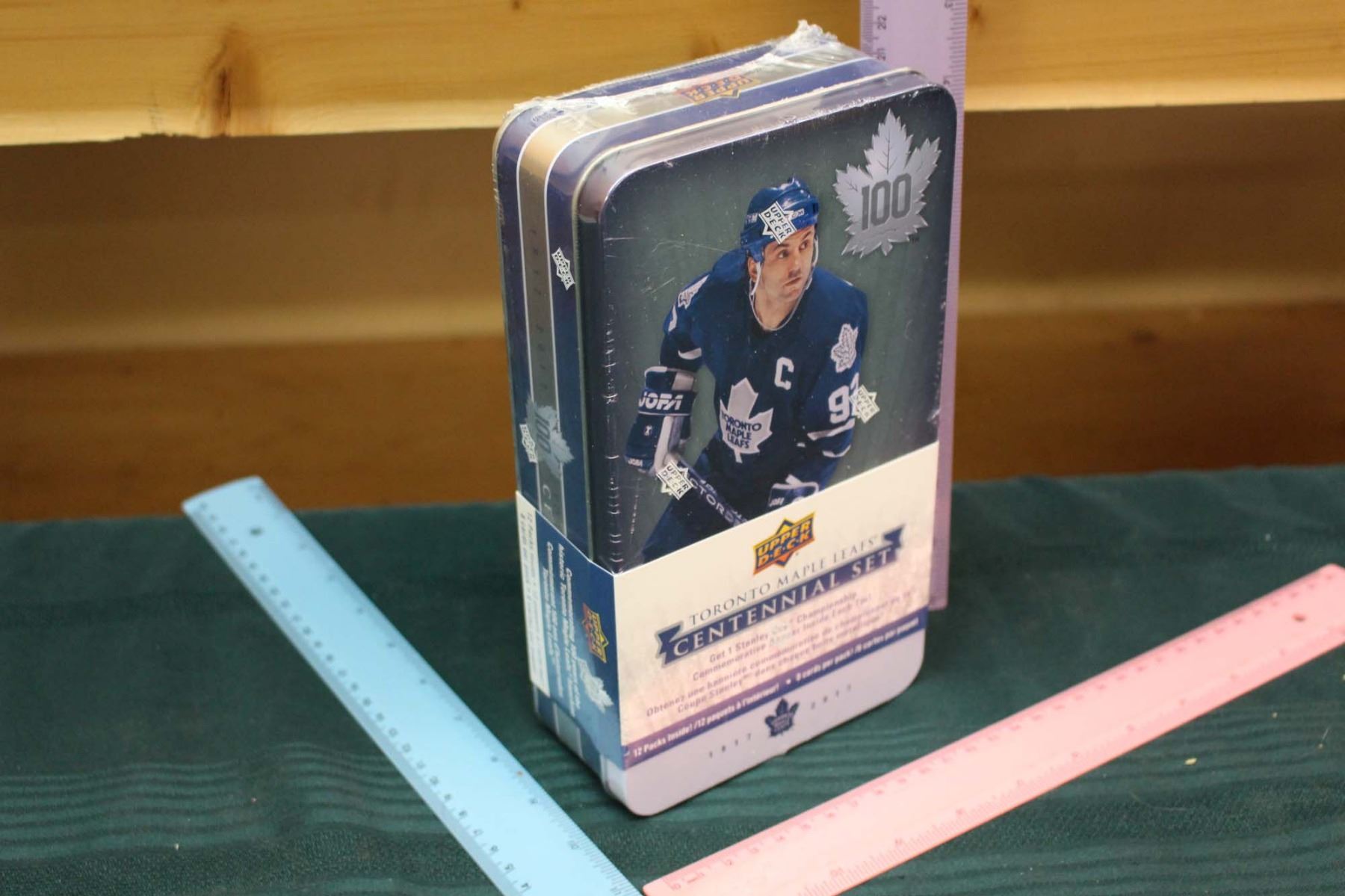 Sealed Collector Tin Box of TORONTO MAPLE LEAFS CENTENNIAL SET Hockey