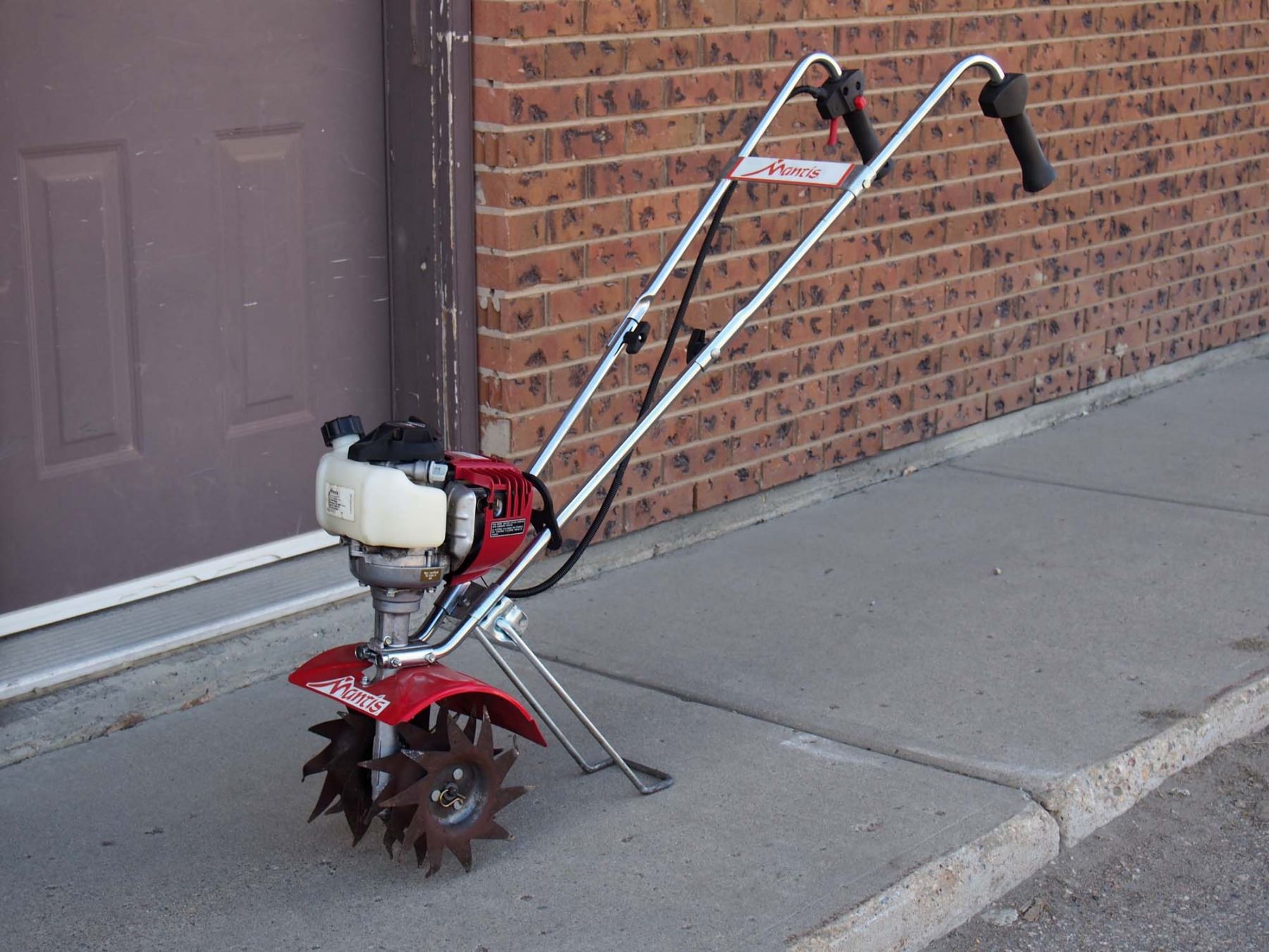 Mantis Rototiller, Honda GX25 4 Stroke Engine
