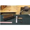 Image 2 : Vintage Desk Lamp (Working) and Radio Alarm Clock (Working)