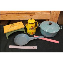 Lot of Vintage Kitchenware