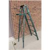 Image 3 : Wooden Ladder (67" Tall)