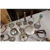 Image 2 : Lot of Vintage Kitchenware