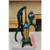 Image 2 : Vintage Lift Pump