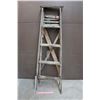 Image 1 : Wooden Ladder 5ft Tall