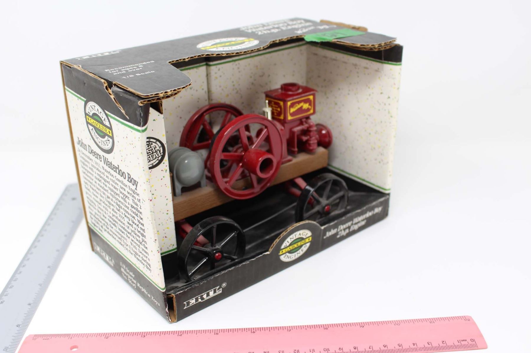 ERTL NIB John Deere Waterloo Boy 2h.p. Engine Toy Model- 1:18 Scale