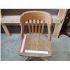 Image 2 : Oak Swivel Office Chair (32"x17"x18)