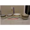Image 1 : Vintage FireKing Matching Set of Mixing Bowls (4)