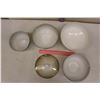 Image 2 : Vintage FireKing Matching Set of Mixing Bowls (4)