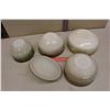 Image 3 : Vintage FireKing Matching Set of Mixing Bowls (4)