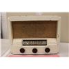 Image 2 : Vintage RCA Victor Radio
