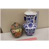 Image 2 : (2) Misc Vases