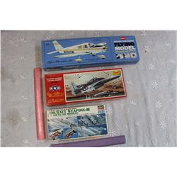Balsa Wood Airplane Model & Other Aircraft Models (2)